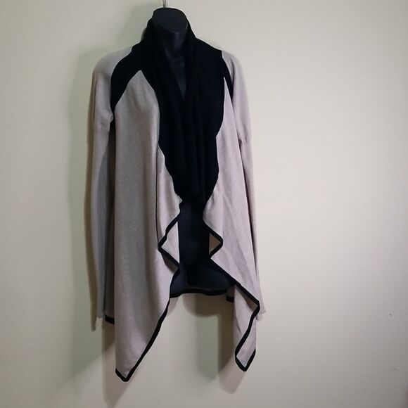 Cyrus Tan& Black Cardigan Sweater size Large - Picture 6 of 8